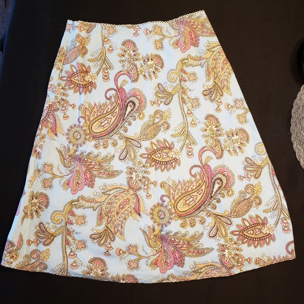 Tommy Hilfiger light blue paisley skirt size 2